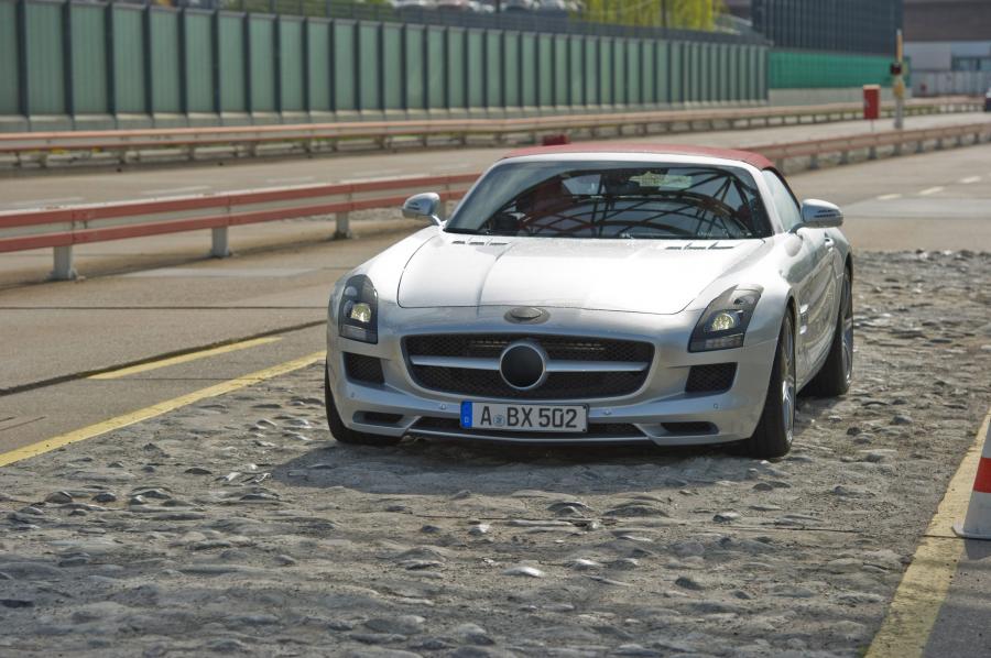  Mercedes-Benz SLS AMG Roadster 2012 года  (фото 127 из 198)